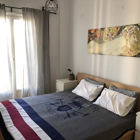 Cosy Apartment In Metaxourgeio Athén Kültér fotó